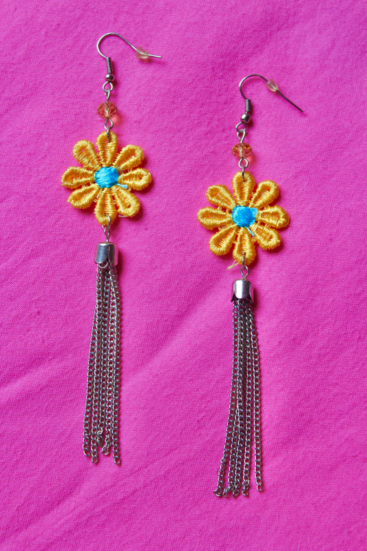 Yellow daisy chain earrings